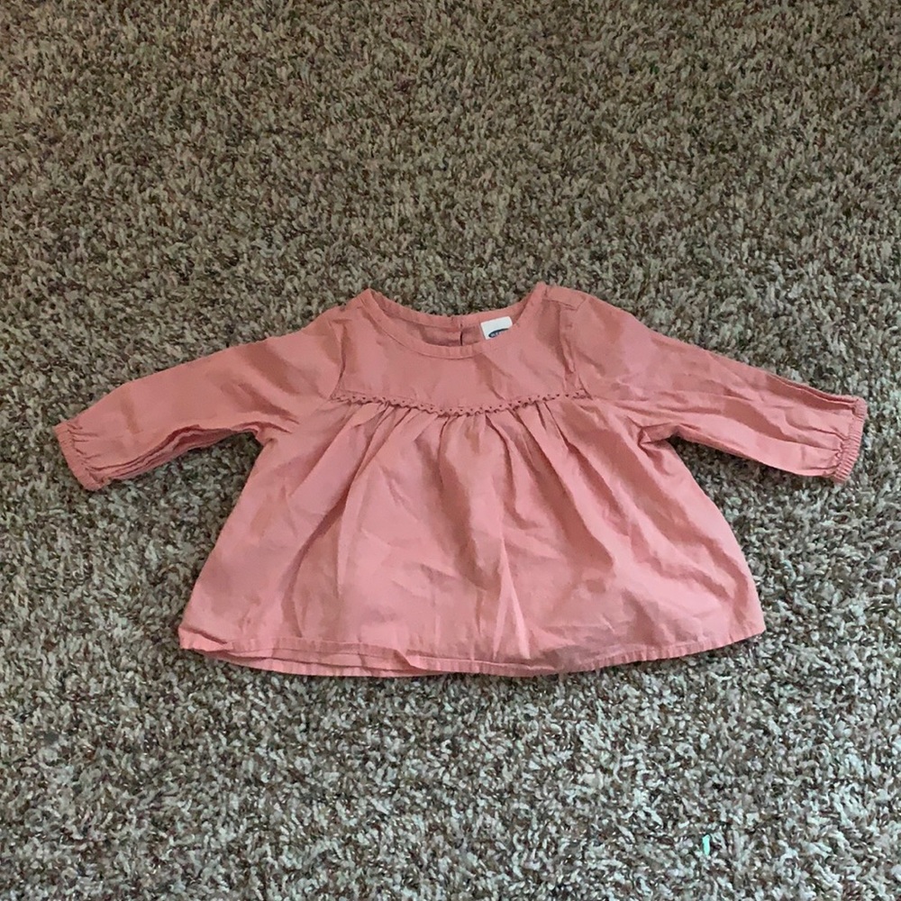 Old Navy baby girl pink long sleeve blouse. Pink. Size 3-6 months.